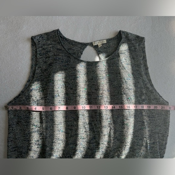 Eileen Fisher Linen Blend Sleeveless Open Back Blouse - Picture 6 of 7